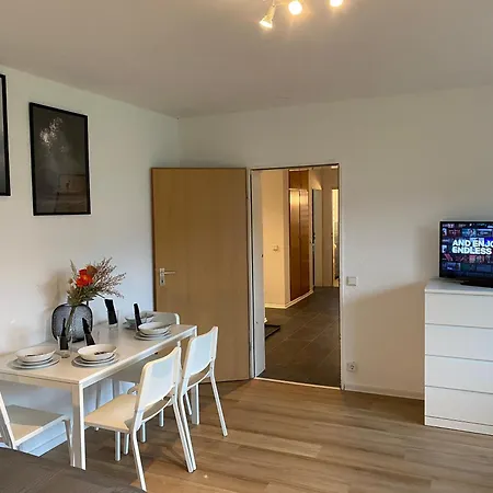 4-zimmer Fuer Monteure & Geschaeftsreisende شقة رين